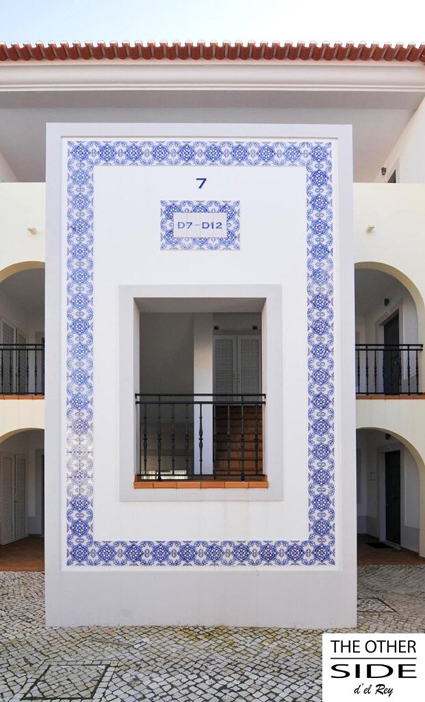 White façade and blue azulejos