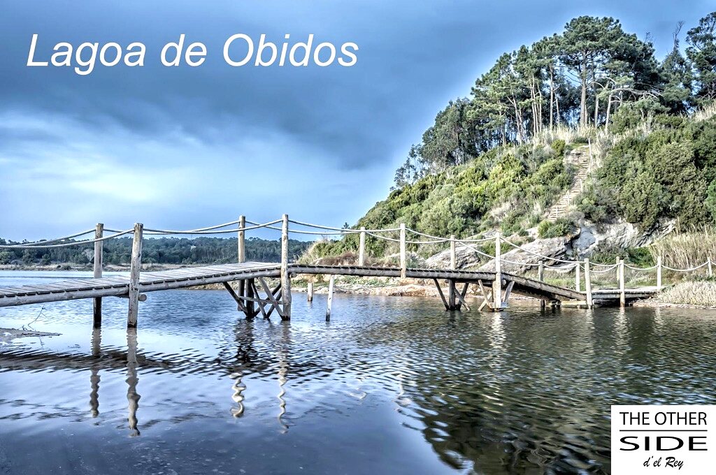 Óbidos lagoon and its footbridge